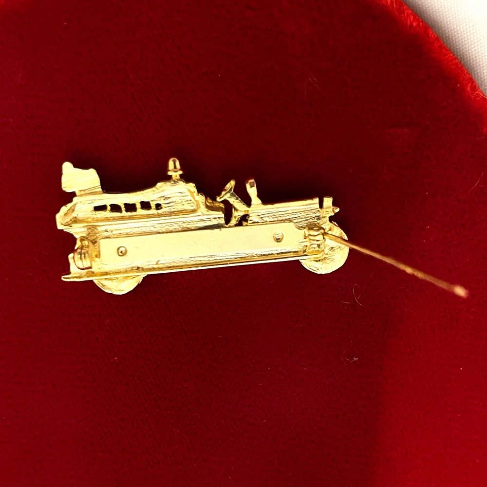 Vintage Fire Truck Brooches - Picture 8 of 12